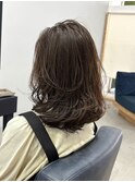 ツヤ感のある落ち着いたグレージュ♪