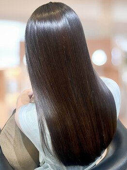 ヒクルーム(HIQU ROOM)の写真/乾かすだけでまとまる髪質改善で、毎朝のスタイリングも楽になる♪自分史上1番の美髪へ導きます。