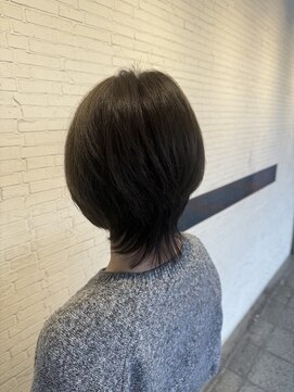 ウルフカット/くびれカット／グレージュカラー／イルミナカラー