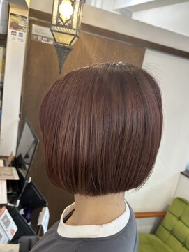 グロウアップバイトゥエンティーフォー 稲葉(glow up by24) 艶感ブラウンレッドのコンパクトボブ