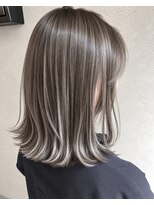 リオラヘアー(Liora hair)&nbsp;ハイライト/アッシュグレー/白髪ぼかしハイライト/天神美容室