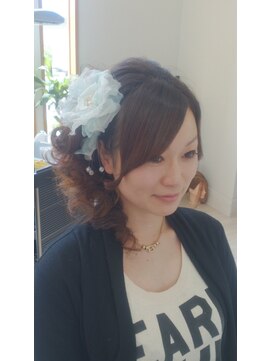 カッピオ(Cappio) 編み込みサイドアップ