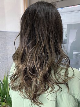 アトリエ リアン(atelier Lian)の写真/《HPB AWARD 2025 BEST SALON 注目サロン選出》あなたに合わせた色味で白髪を自然にカバー