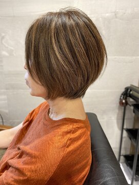 ピアーネ(PIANE) ハイライトショートヘア