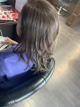 髪の美院 シャルマン ビューティー クリニック(Charmant Beauty Clinic) 明るいグレーカラー