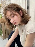 ベージュ×秋冬カラー×ニュアンス×ウェーブ