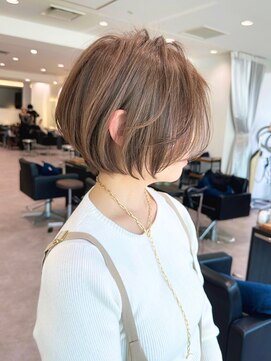 バンプ ギンザ(BUMP GINZA) 30代、40代/丸みくびれショートボブ×白髪染めベージュ/大宮