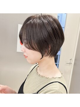ハルキミナト ジャパン トウキョウ(HARUKI MINATO japan TOKYO) 20代30代40代50代/丸みショート/クビレ/前髪あり/表参道