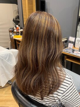 アルター(aL ter) ベージュカラー［デザインカラー/レイヤーカット/ウェットヘア］