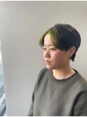 バングカラー　前髪デザイン×ショートヘア