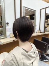 エムスリーヘア アイワイ 幕張店(Mlll HAIR IY)