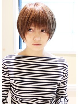 レウナ 外苑前(Reuna) 丸みが可愛い小顔マッシュショート　黒髪　アッシュ