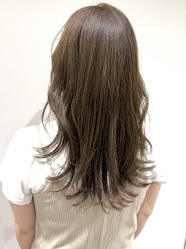 柔らかベージュ