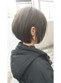 担当 照井 ブルーグレー×丸みショート