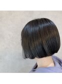 ミニボブ×モノトーングレージュ