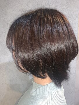 ヘアサロンM 新宿 暗髪ピンク