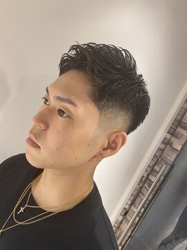 ドルクス 日本橋(Dorcus) アイロンパーマナチュラルフェード