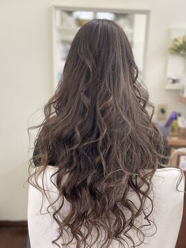 ティーズヘアイナガキイヴピアジェ ふわふわ＿ロング＿デザインカラー