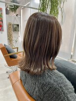 シーバイトリコ 市川(SEA by tricot)&nbsp;オリーブグレージュ×外ハネミディ