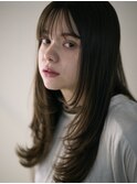小顔　フェミニン　ロング　アッシュブラウン　レイヤースタイル