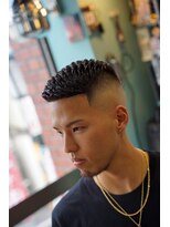 タイト スワッグ バーバーワークス(TIGHT SWAG BARBERWORKS)&nbsp;スキンフェード×アイロンパーマ