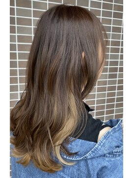 ヴィアスヘアー(vias hair) ロング×ベージュ系インナーカラー