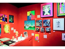 ラッキーサンサンヨンキュー(Lucky3349)の雰囲気（【RED CUBE GALLERY】Lucky3349の2階の真っ赤なアートギャラリー）