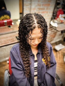 ゴート(GOAT)の写真/豊富なバリエーションで叶う！他のサロンでは難しい個性的ヘアとスパイラルパーマ