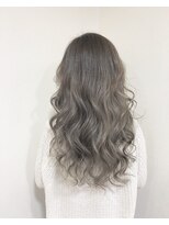 ヴィダ クリエイティブ ヘアーサロン(Vida creative hair salon) ☆デザインカラー☆シルバーグレージュ☆