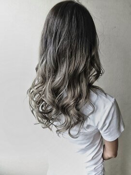 セルカ 高田馬場(CERCA) 【CERCA高田馬場】バレイヤージュ×シルバーグラデーション