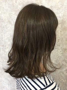 シュガービー(SUGAR-B) 【SUGAR-B】オリーブベージュゆる巻きミディ