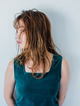 ディンプル 越谷駅前(DiMPlE) 前上がりレイヤーロングDiMPlE越谷/越谷駅前/