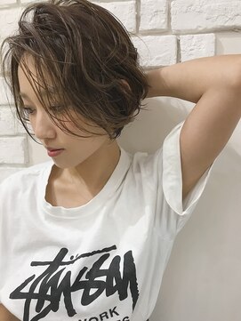 エフ ヘアーアンドリラクゼーション(F. hair & relaxation) 【F.】抜け感ラフショート