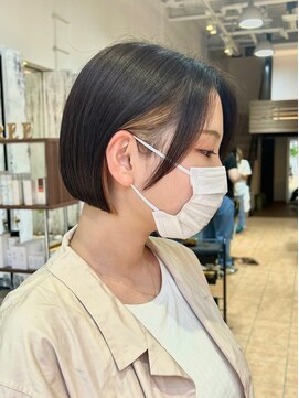 ベンチ(bench) コンパクトボブ/イヤリングカラー/インナーカラー