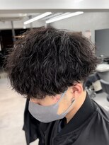 オーバルバイアピッシュ(OVARL by apish) しっかりめ縦落ちパーマ/耳だしショート/波巻きくるくるパーマ