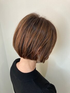 リミックス 飯塚店(Remix) ショートヘア×ハイライトカラー/刈り上げボブ◎30代40代50代