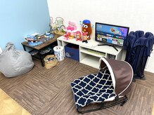 コースト ヘアアンドデザイン(COAST hair&design)の雰囲気（セット面からはキッズスペースとTVが見れます♪）