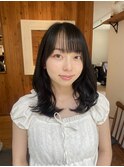 大人かわいいミディアムレイヤー暗髪ベージュ小顔レイヤーカット