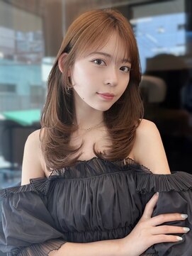 アリュウル 表参道(ALLURE) ワンカラーで盛れるミディアムレイヤー×ベージュカラー◯伊藤