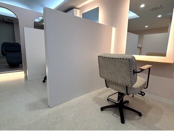 ヴィオラ トリコ(ViolaTrico)の写真/【南郷13丁目駅徒歩5分】半個室×マンツーマン施術。周りを気にせず落ち着いたか空間でお過ごしください。