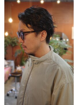 エディ(Edy) メンズセンターパートフェザーパーマケアパーマ眉毛カット岡山