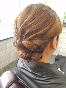 櫛の屋 大人ゆるふわアレンジ（elescondite  ゆっこ）