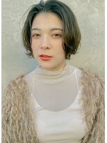 レジュアル(RESSUAL)&nbsp;エアリーミディ　ショートパーマ　黒髪　ホワイトアッシュ