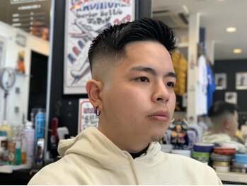 ニュースタ(NEWSTA)の写真/【BarberSHOP/21:00迄営業】本格BarberSHOPでカッコよくキマるstyleが叶う◆仕事帰りにも気軽に通えて◎