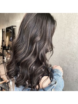 ニフティー(Nifty) オフィスでも浮かないハイライト