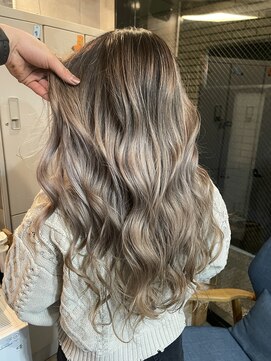 ラフ 難波店(LAFF) #黒髪#ボブルフ#ネビージュ#小顔#ワンレン