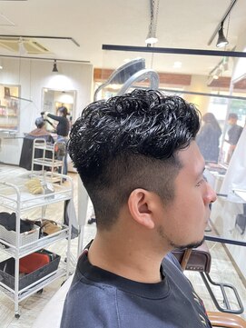 ティアラ 桜木町(TIARA) REAL SALON WORK～フェード風ツーブロ刈り上げ/リーゼントパーマ