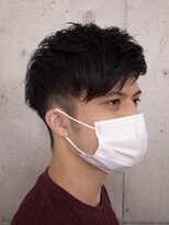 クランク(CRANK)&nbsp;高めに刈り上げたツーブロックショートスタイル