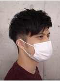 高めに刈り上げたツーブロックショートスタイル