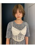 ２色のベージュで遊ぶセクションカラー